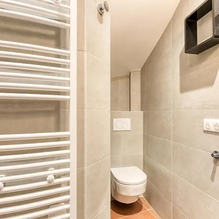 Apartment Maury Modern Loft - Ac - Ideal Location - Peaceful *